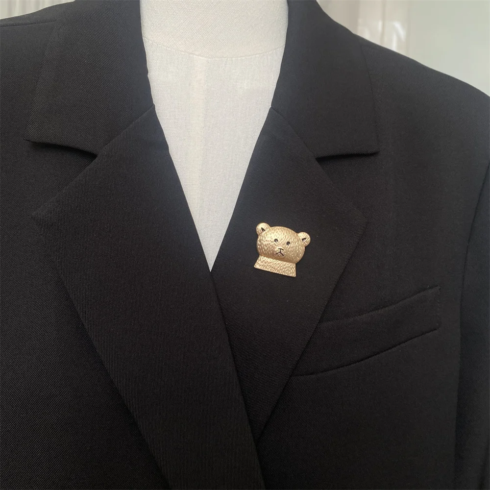 

Minimalism Matte Panda Women's Brooch Fashion Luxury Metal Animal Bear Lapel Pins Clothing Jewelry Accessories Badges Party Gift