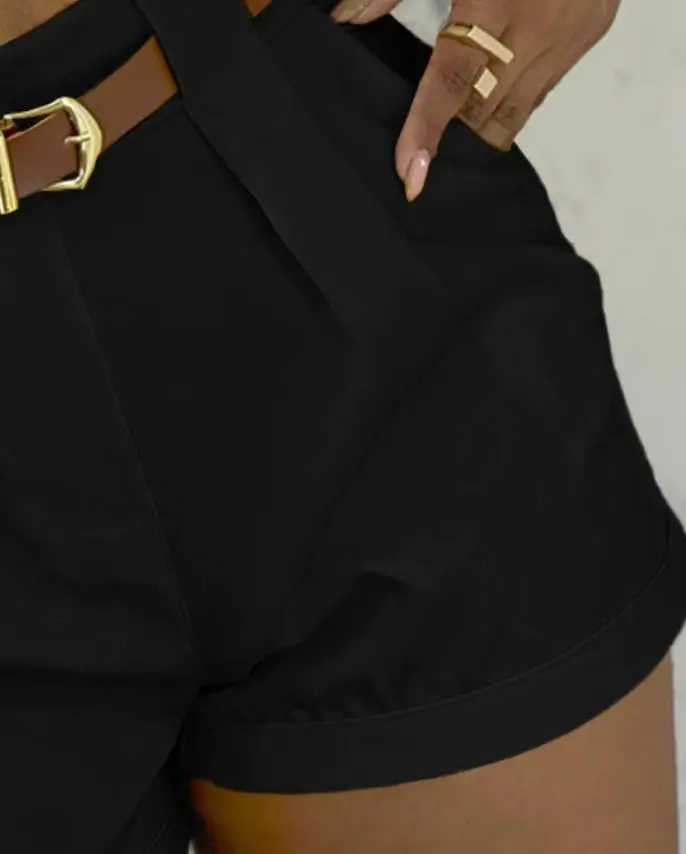 Fashionable and casual high waisted pleated shorts with loose pocket design, new women's shorts for summer 2025