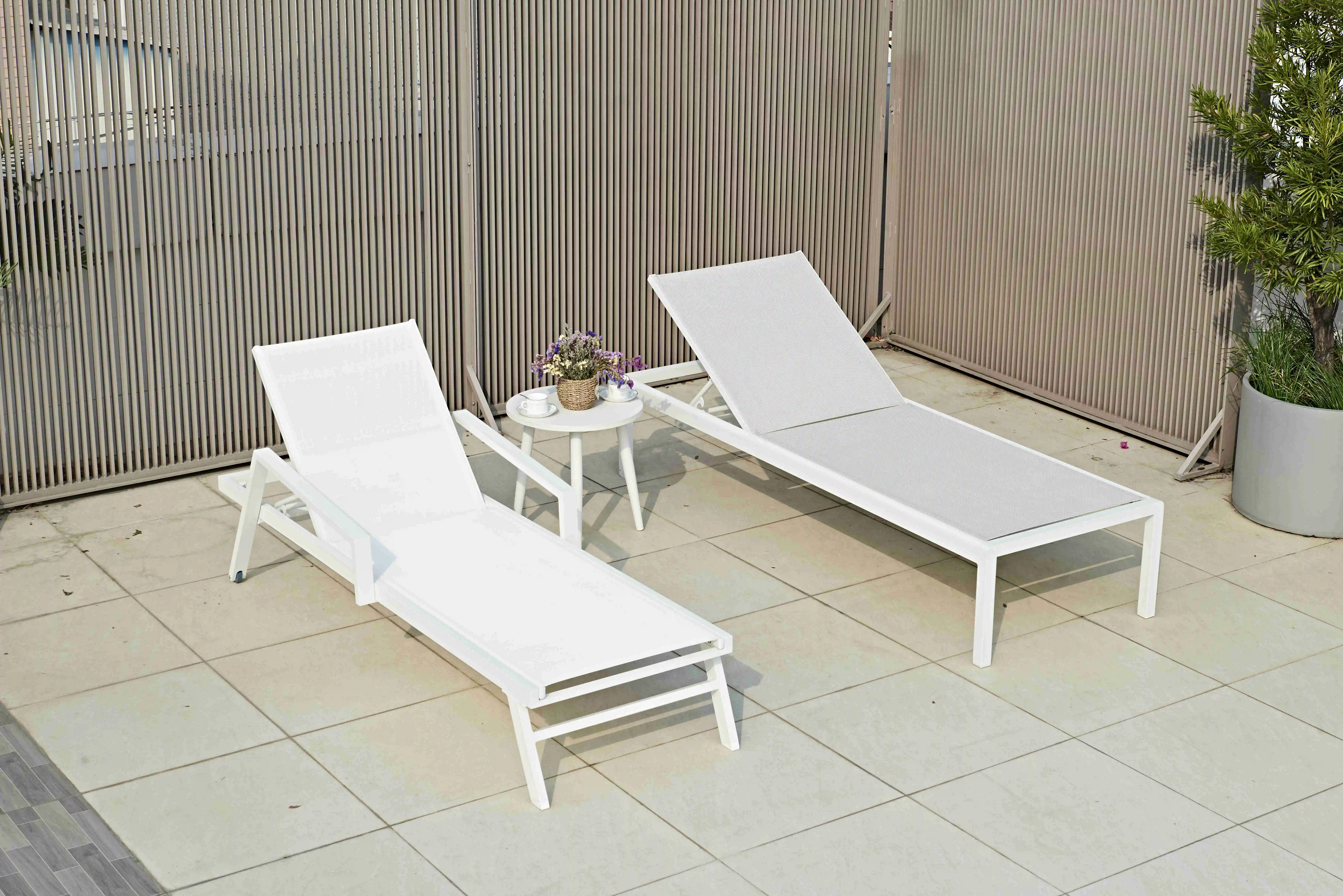 

Modern Luxury Aluminum Mesh Sun Lounge for Outdoor Leisure for Seaside Sandbeach Swimming Pools Courtyards-Durable