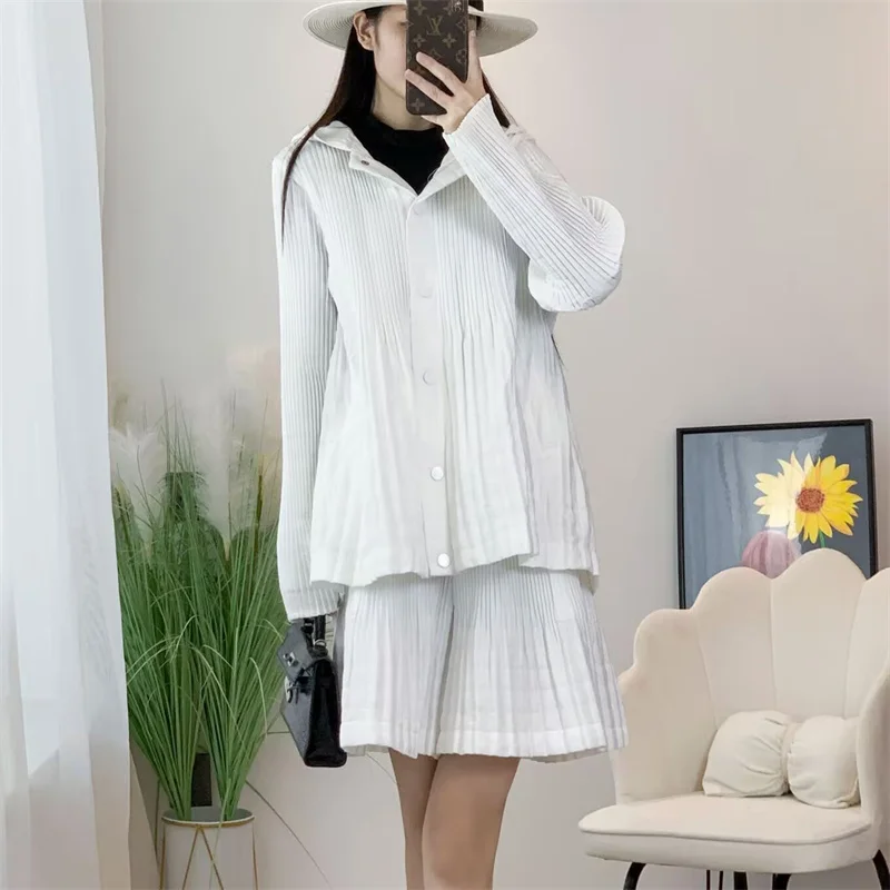 Women's Jacket Miyake Pleated Cotton-padded Jacket with Design Sense Hooded top Autumn and Winter High Sense Leisure Suit Coat