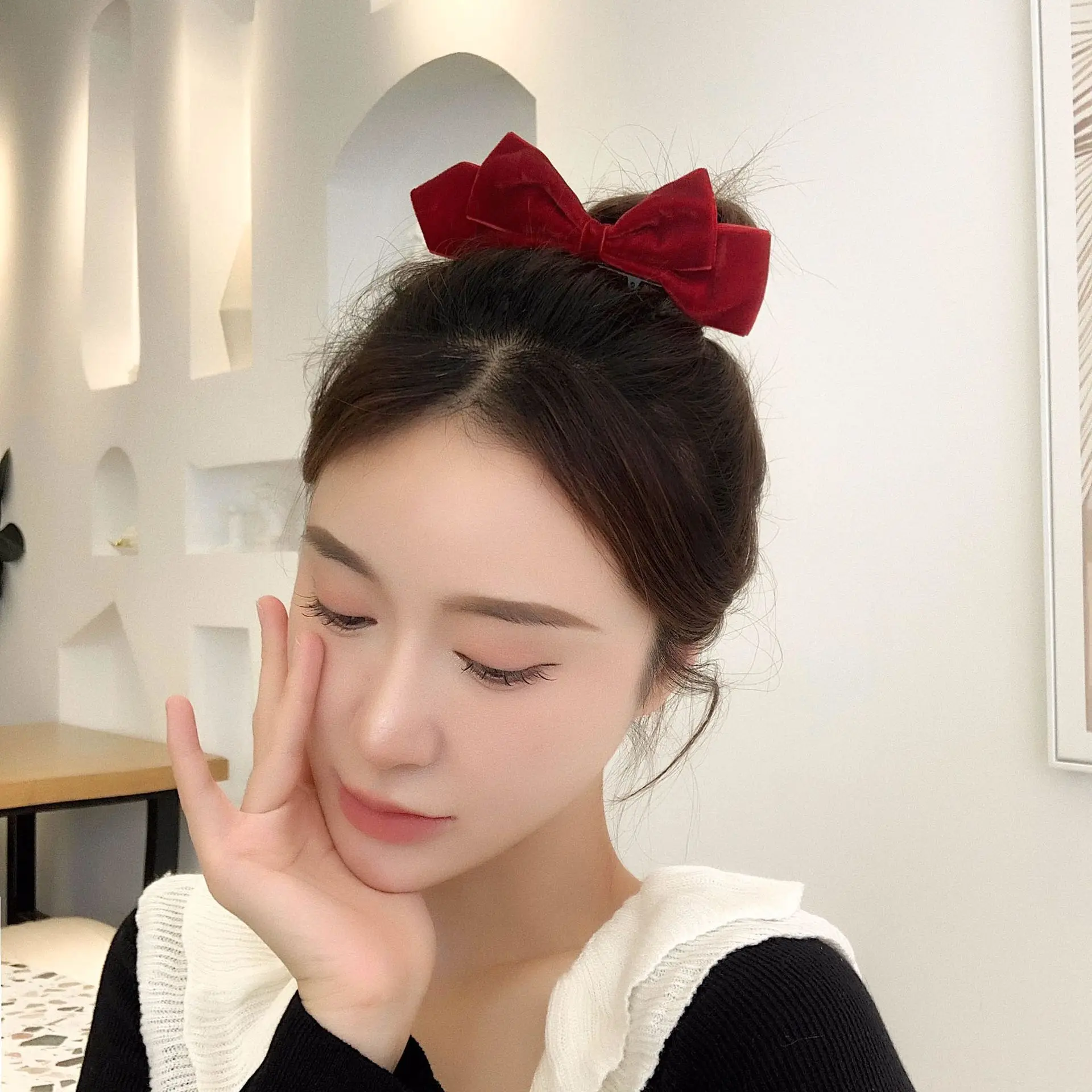 Velvet Red and Black Bow Hair Clips Lolita Sweet Girls Vintage Headdress Female Temperament Hairpins Broken Hair Styling Clips