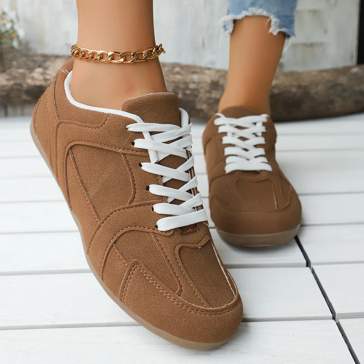 أحذية تدريب ألمانية جديدة لعام 2025 مع زيادة الارتفاع متعدد الاستخدامات ونعل ناعم أحذية رياضية للجري للسيدات