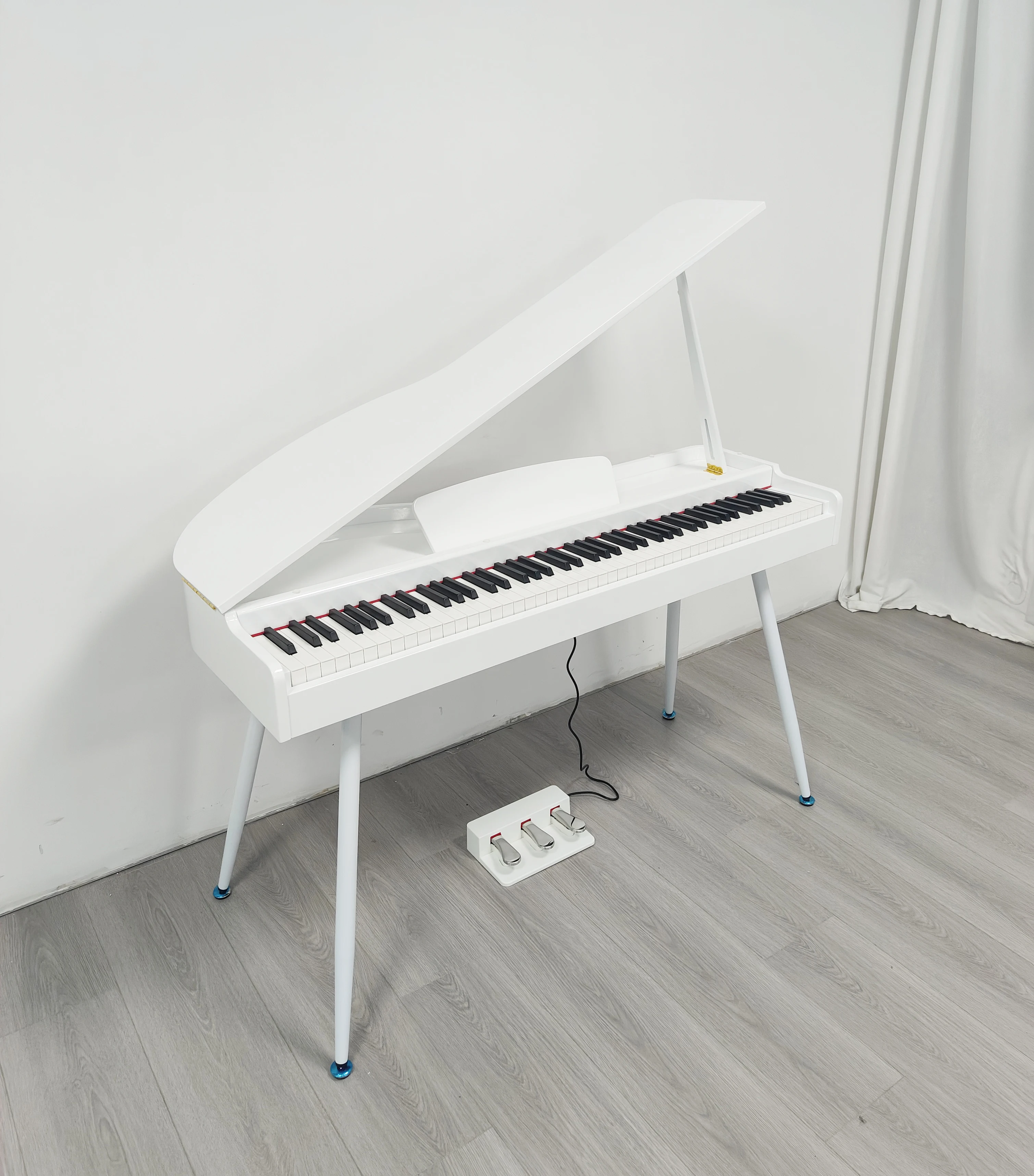 

Гранд-пианино, профессиональное хорошее качество, маленький размер, молотковая клавиатура, цифровое рояль, три педалей