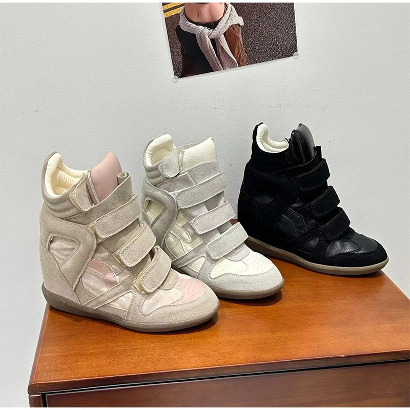 أحذية نسائية فاخرة قصيرة عالية الارتفاع الداخلي زيادة 8 سنتيمتر أحذية رياضية غير رسمية متقدمة أحذية مريحة دافئة للخريف والشتاء