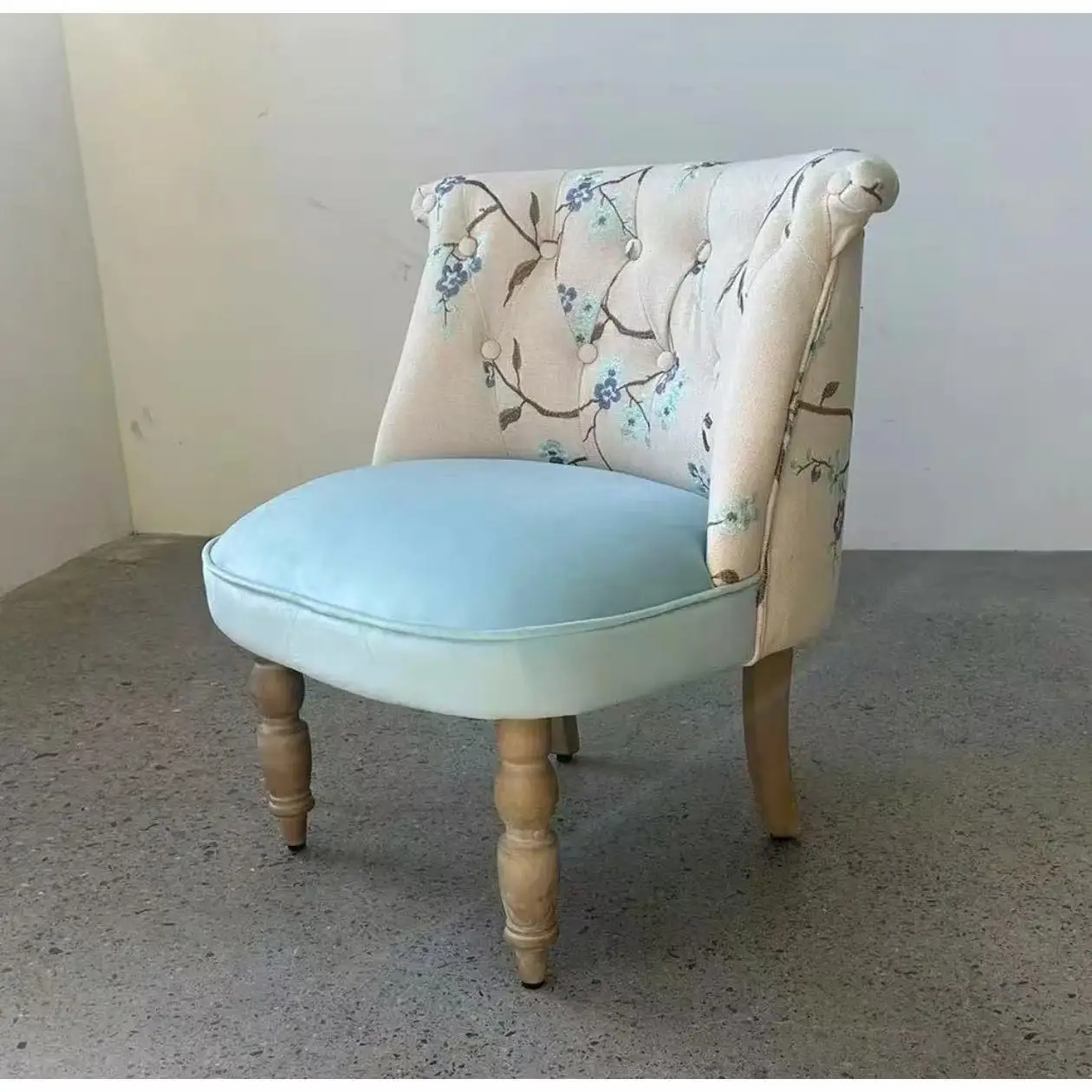 French-style Light Luxury Solid Wood One Seat Dressing Stool with Wood Legs for Bedroom and Girls' Room-Durable Design