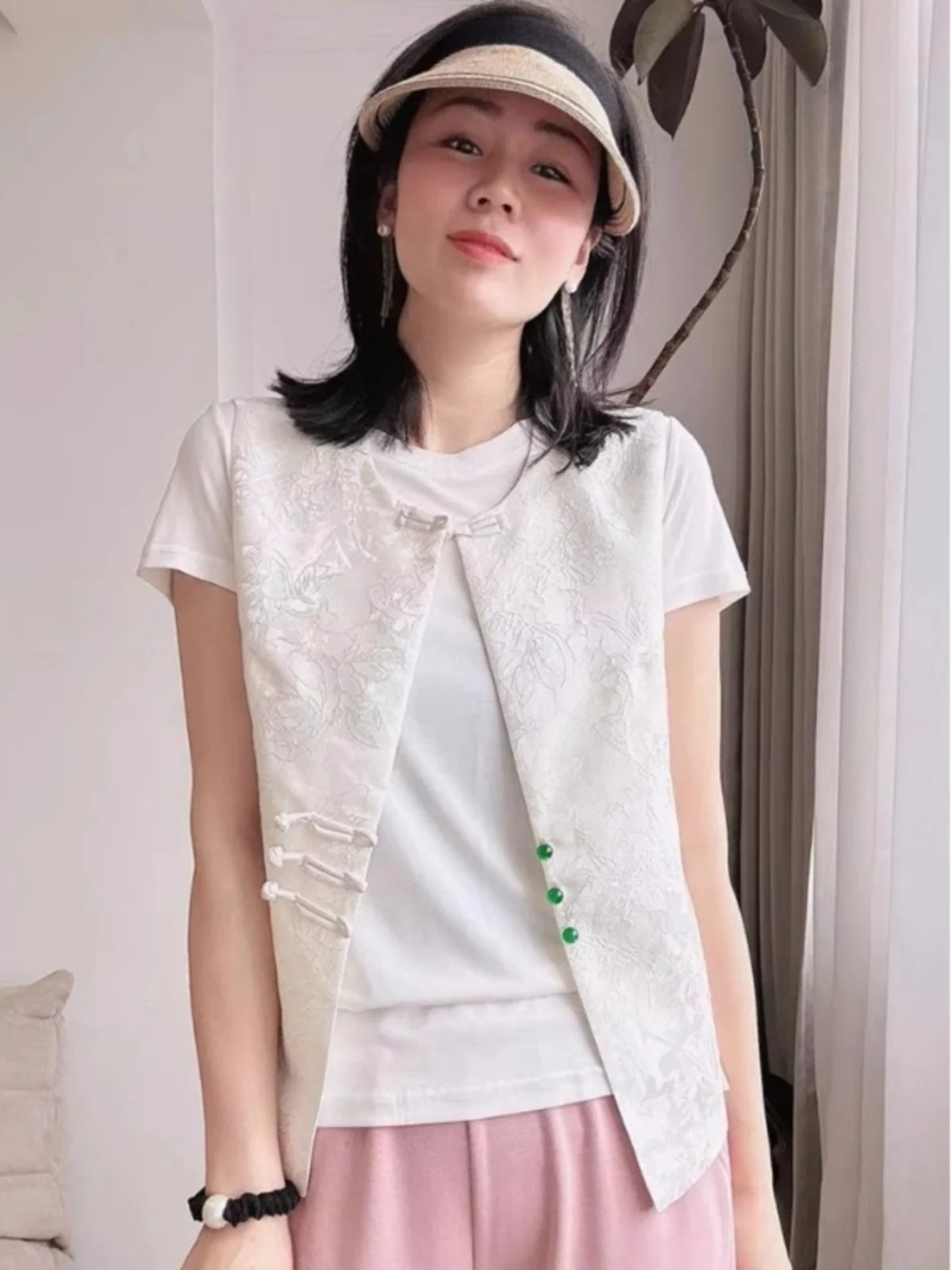 Retro Chinese Style Black Button Vest Women's Summer Sleeveless National Style Embroidery Outerwear Top Commute Style