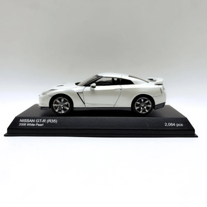 KYOSHO 1:43 Scale GT-R (R35) 2008 Diecast Alloy Simulation Car Model Adult Classic Collection Gift Display Oranment