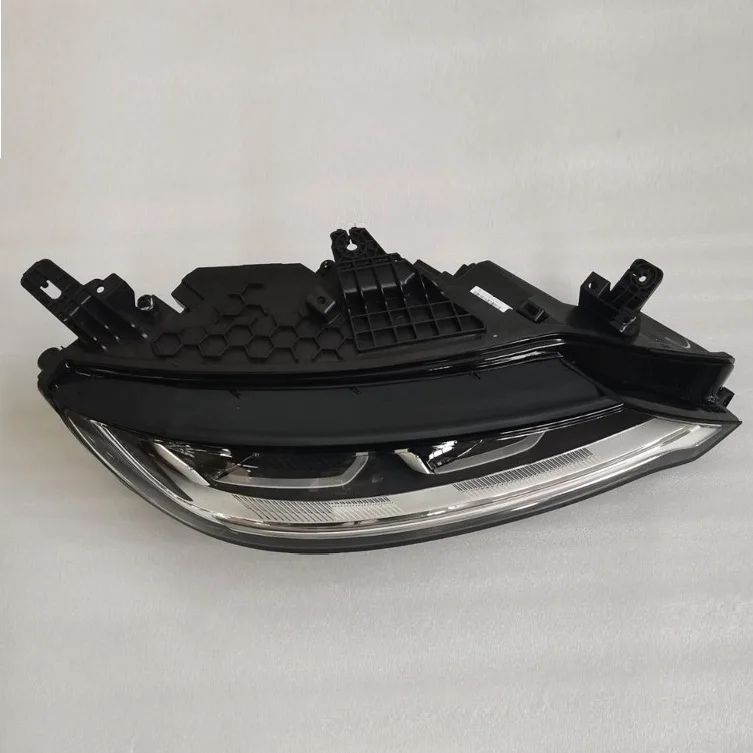 Blue LED Automotive Headlights 12V 70W 6000K 4000 Lm OE Models SC3E-4121010 SC3E-4121020 1 Year Warranty