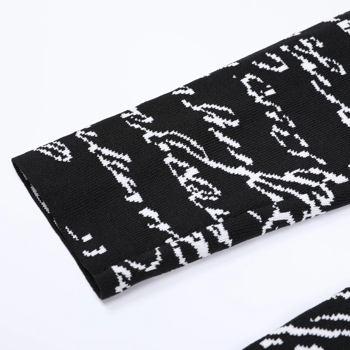 Haute qualité automne et hiver nouvelles femmes à la mode déplacements col rond à manches longues col Semi haut tricoté robe longue populaire