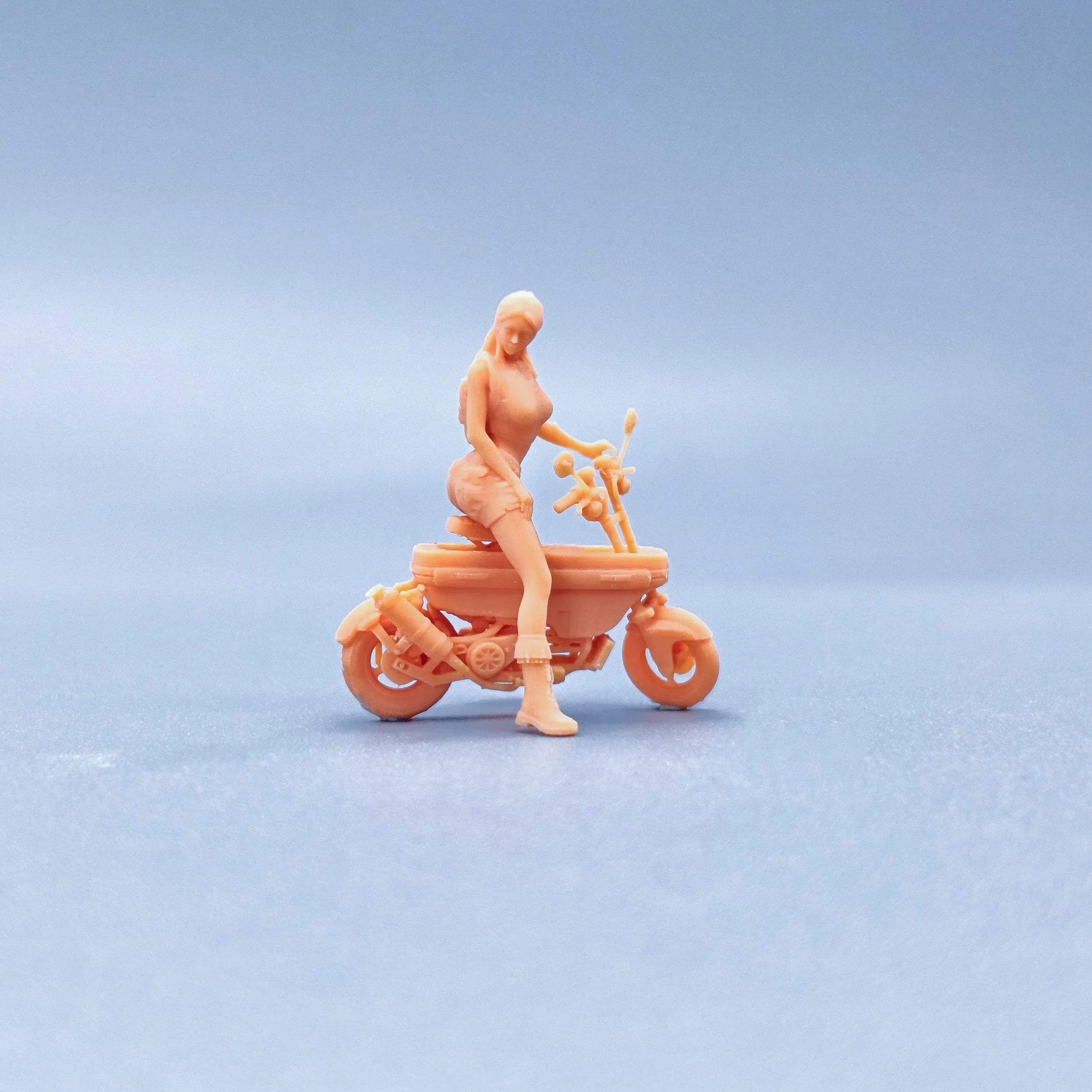 

1/64 1/50 1/43 Figurines Scale Model Resin Motorcycle Backpack Female Bench Car Uncolored Miniatures Diorama Hand-painted V533