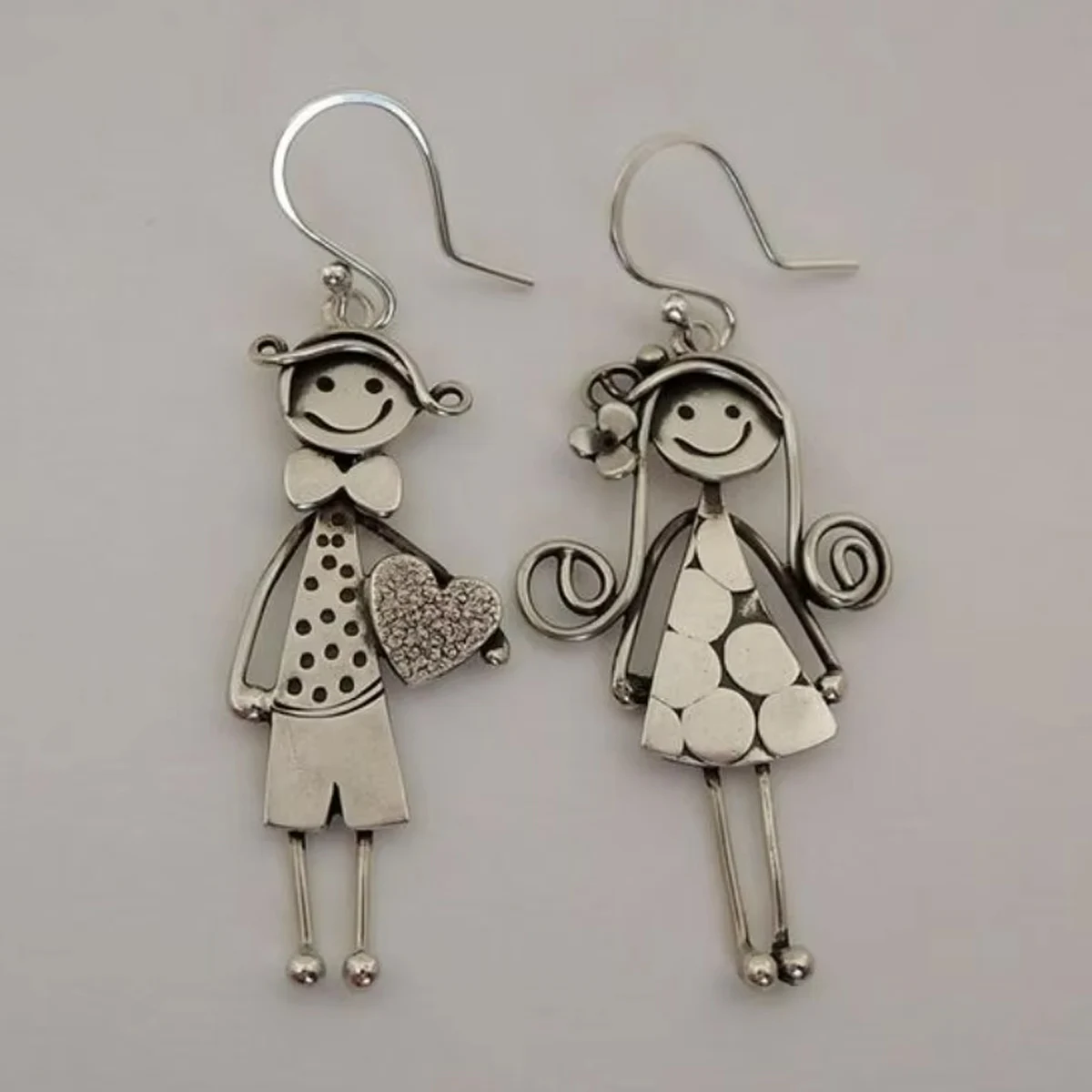Creative Retro Minimalist Couple Character Metal Pendant Earrings for Women's Daily Minimalist Earring