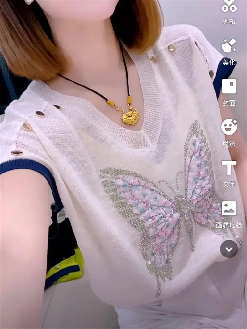 

2025 Summer New Style V-neck Ice Silk Sweater Short-sleeved Women Butterfly Ironing Diamond Top