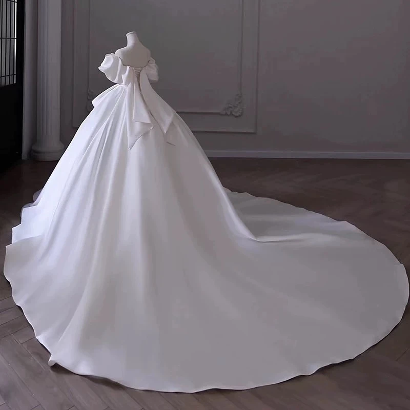 Customized white satin Ball Gown Royal Wedding Dresses applique Long tail Made Robe De