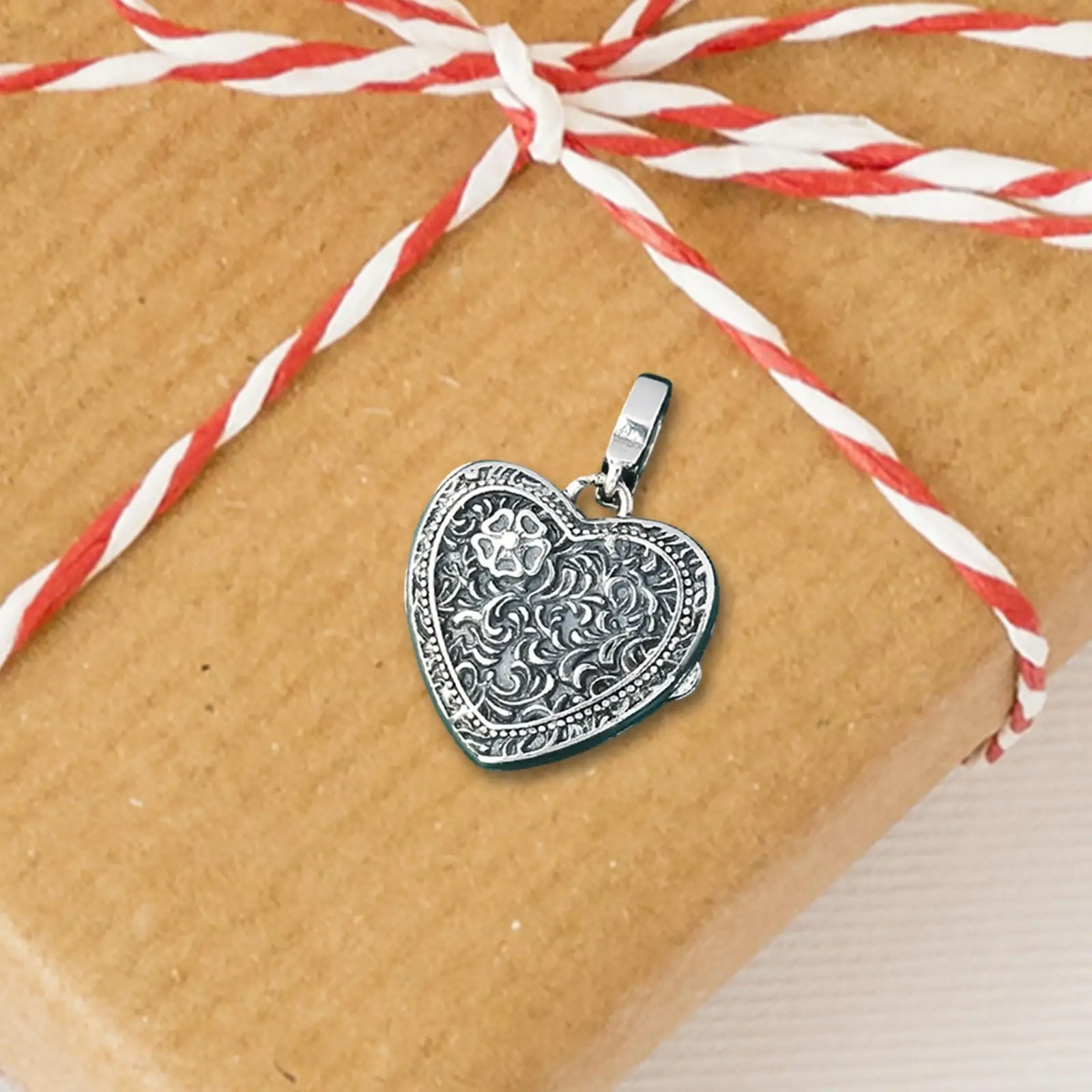 Locket Pendant Fashion Creative Birthday Gift Love Pendant Heart Shaped for Anniversary Thanksgiving Festival Holiday Halloween