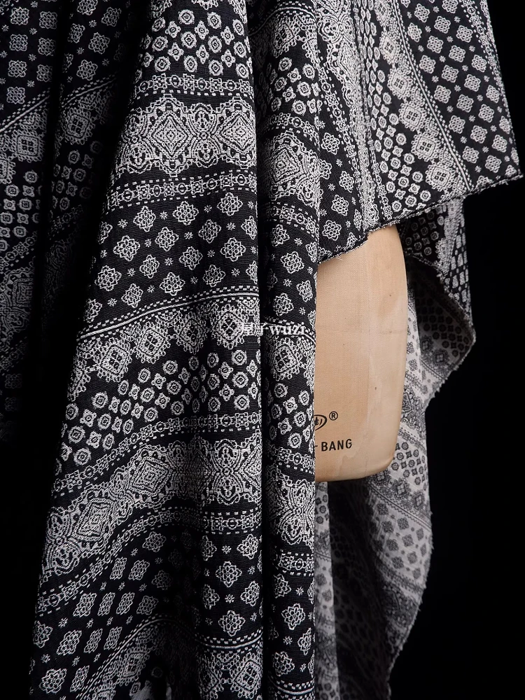 

Double Sided Retro Style Jacquard Fabric for Niche Fashion Creative Designers Apparel Diy Sewing Cloth By The Yard Material