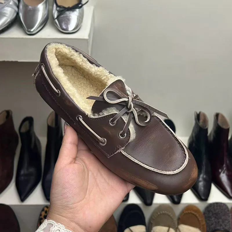 Women Vintage Leather Boat Shoes Faux Fur Lined Warm Winter Loafers for Women Lace Up Bow Design Casual Moccasin Shoes Zapatos