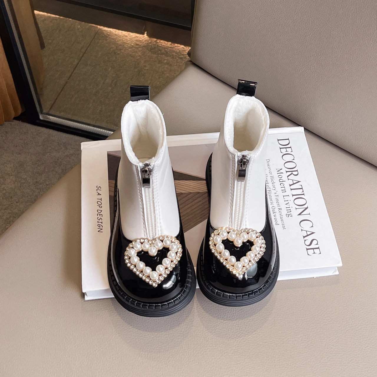 

2025 Winter Fashion Korean-style New Kids Boots Children's Leather Boots Size Beige Heart Padded Thickened Girls Cotton Shoes