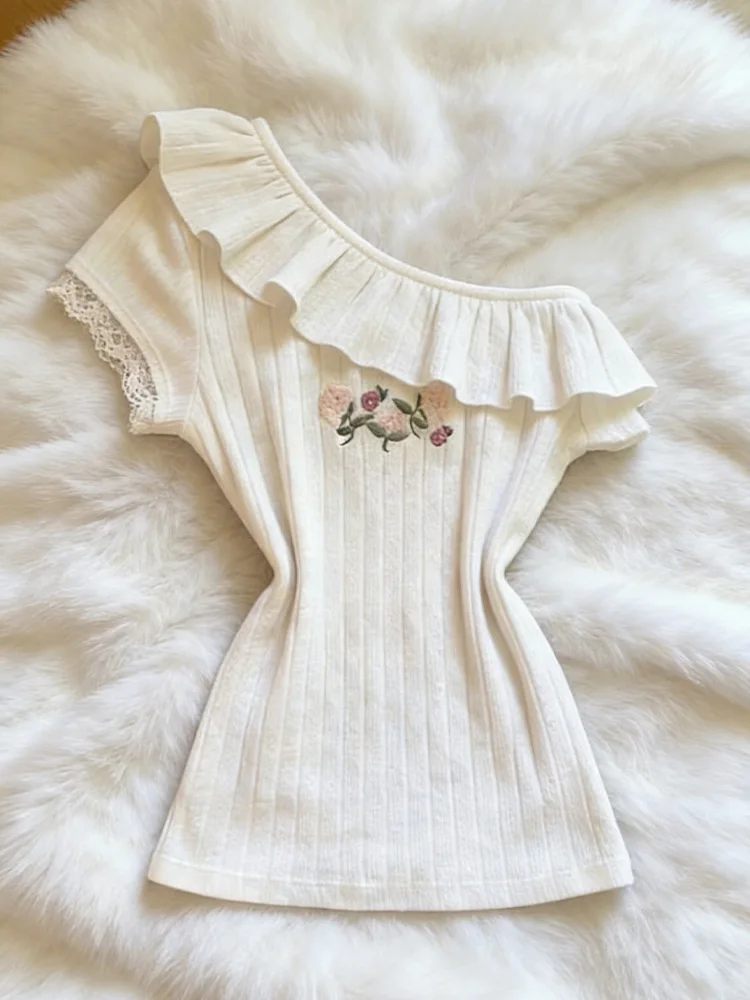 

Sweet Sle Embroidered White ort Sve T-irt Women Loose Fit oulder Bared Faionable Top Cotton Floral Print Tee