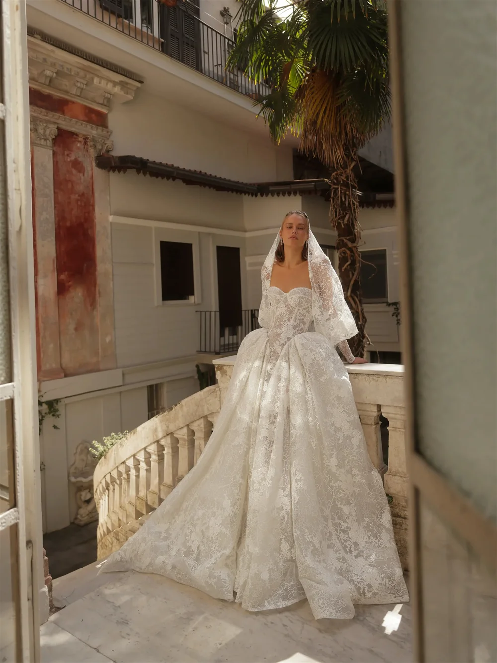 Tokyo Customized Elegant Sweetheart Neck Wedding Dress Detachable Sleeves Lace Court Train Bridal Gown White A-Line Wedding Gown