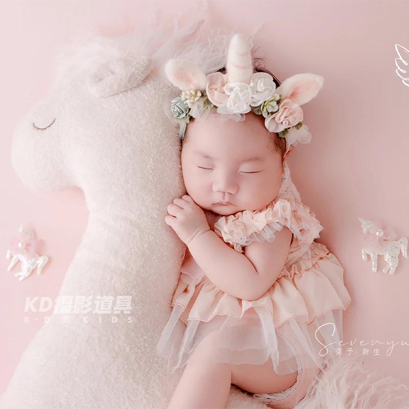 

Princess Style Lace Dress Set Newborn Photography Props Baby Pink Lace Romper Outfit with Matching Hat Cute Unicorn Posing Doll