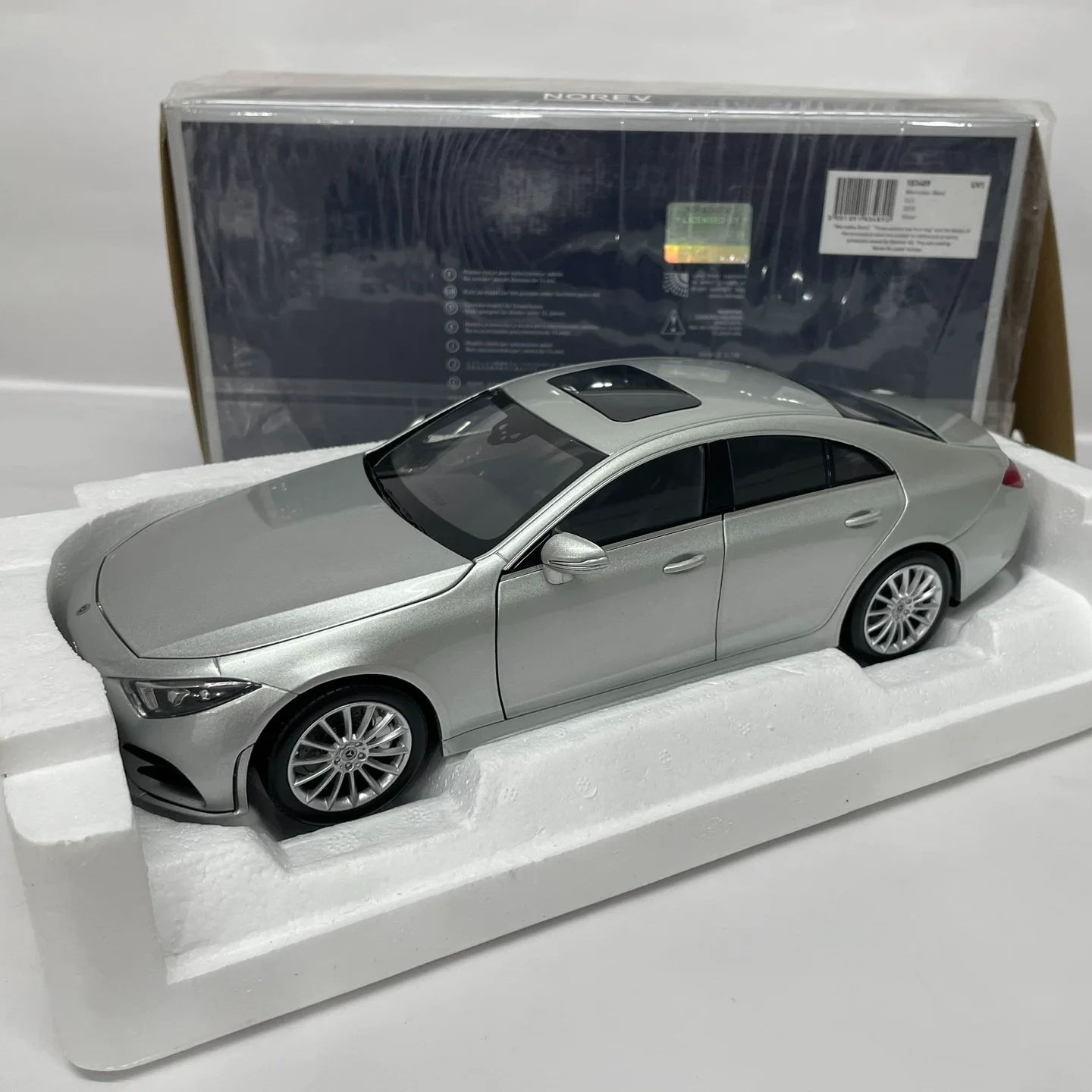 Norev Die-cast 1:18 Scale BENZ CLS CLS350 Simulated Alloy Static