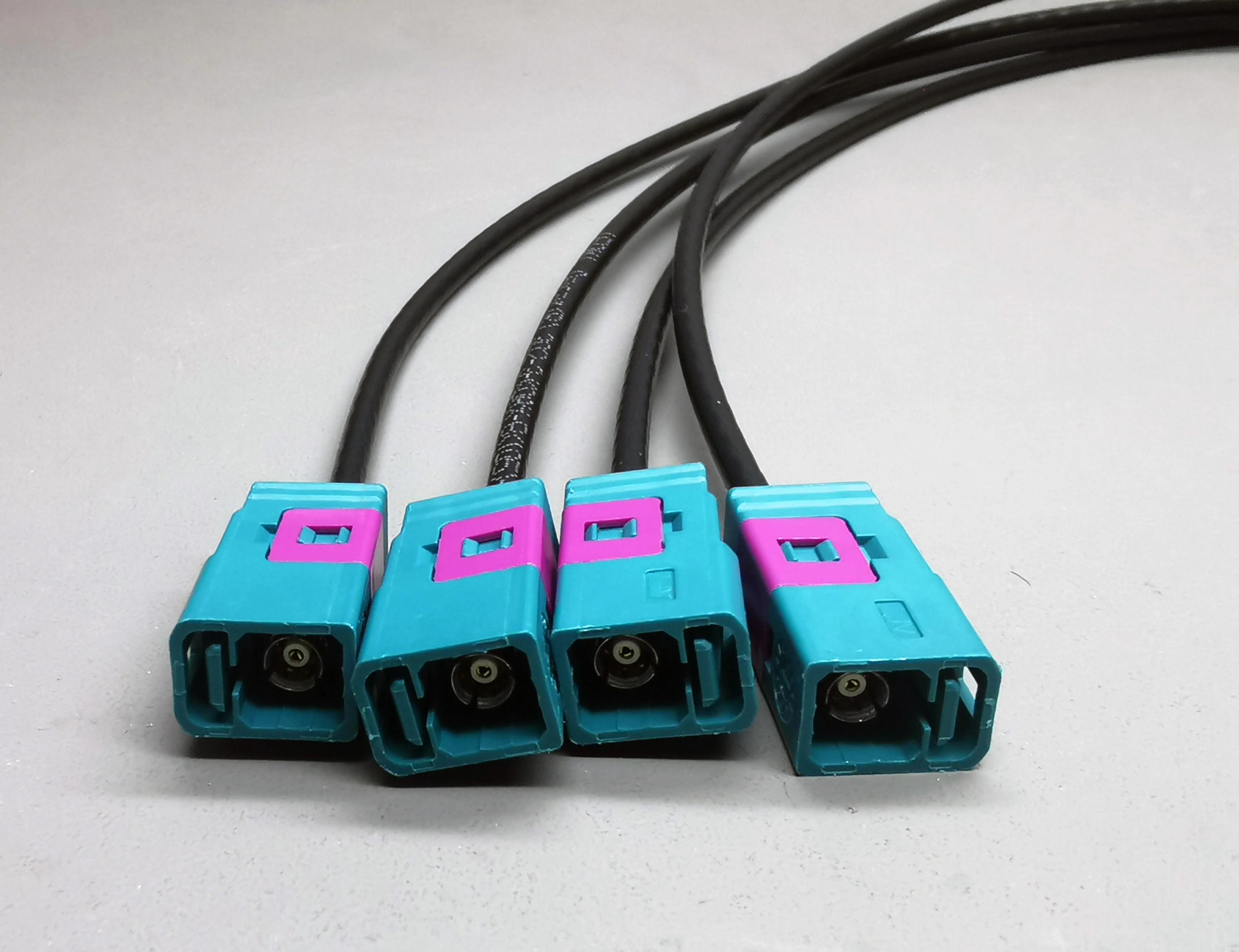 Coaxial Minifakra 4-in-1 Cable Bundle with Dual Female Connectors 500mm