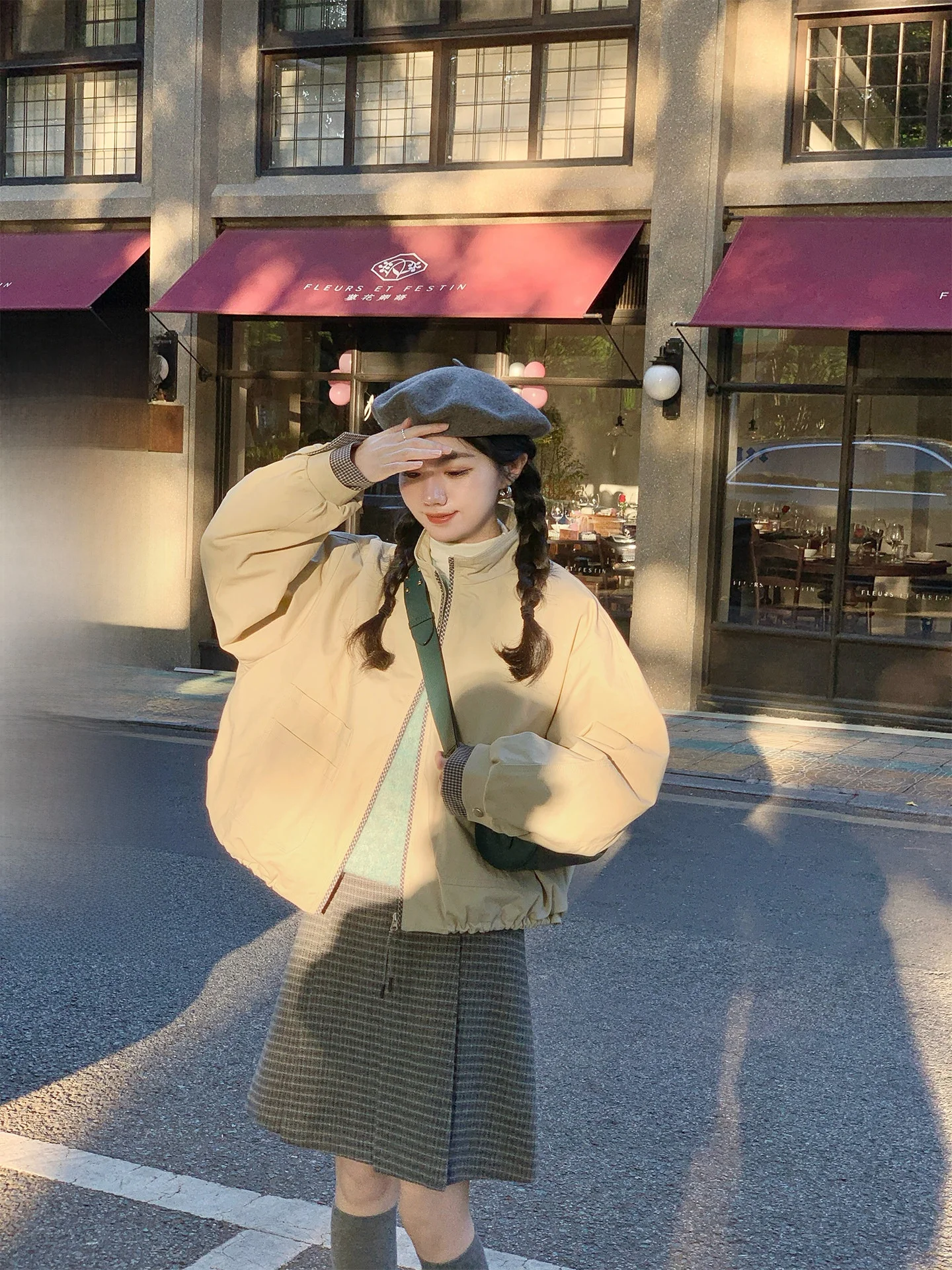 

Rame Winter Prequel Quilted Jaet with Patchwork Sves Stand Collar ort Warm Outerwear in Khaki Color Du down Filling