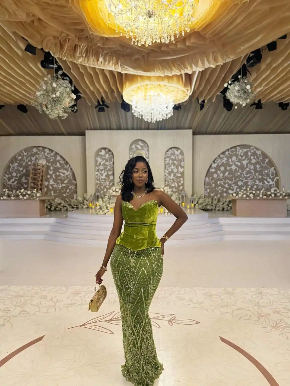 Charming Velvet Sequins Prom Gowns Strapless Floor Length Mermaid Evening Dresses Beadeds Celebrity Party Customized