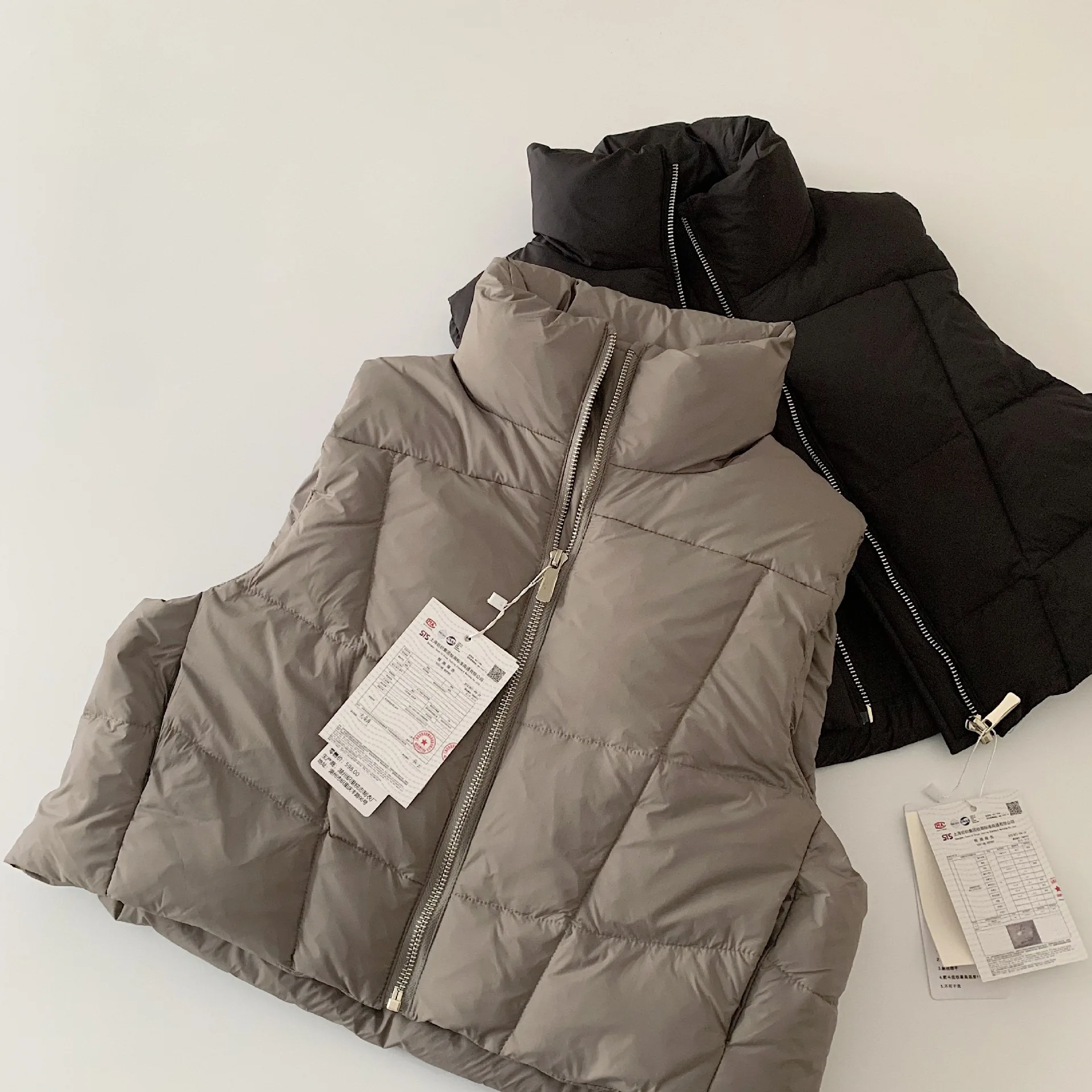 

Men's and Women's Solid Color Sleeveless Vest Over Shoulder 90 White Duck Down Vest Winter New Style