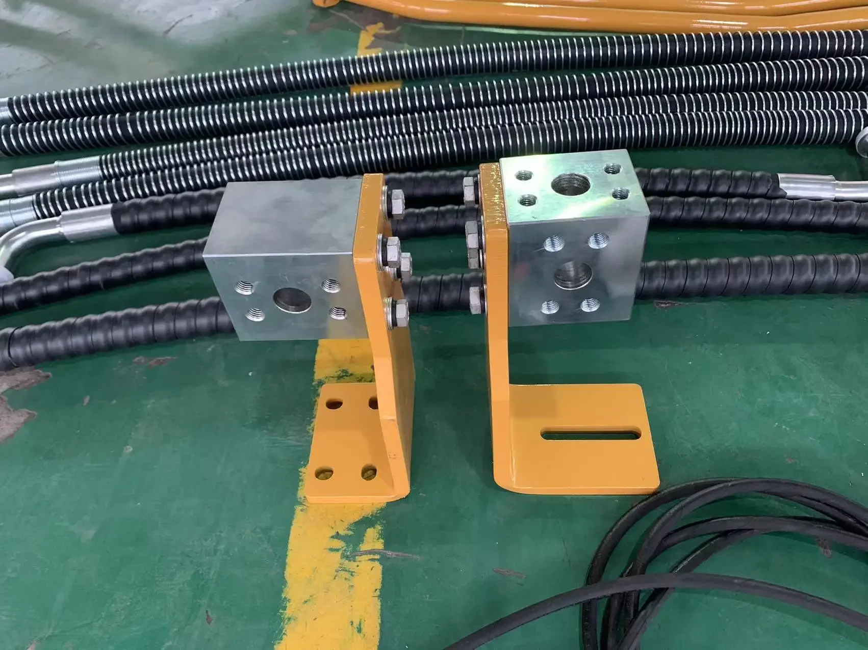 

Excavator Auxiliary Pipe Hydraulic Hammer Hydraulic Crusher Pipe Kit Pipe