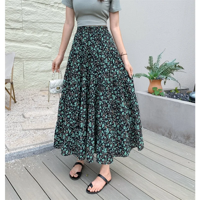 Prawdziwe zdjęcia retro plisowanej małej spódniczki w kwiaty, luźna i z wysokim stanem, maskująca niedoskonałości, nowość na wiosnę i lato 2024.