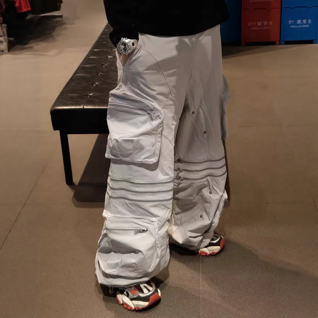 

Американские брюки GALI PANT: съемные, двусторонние, с большими карманами, для работы в условиях бездорожья, прямые, широкие, рабочие, с аккуратным кроем.