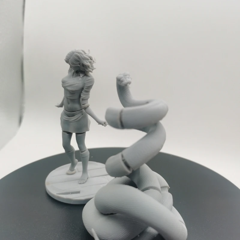 Figura in resina in scala 1/24 Ragazza magica e serpente Kit modello assemblato Statua Giocattolo di stampa 3D smontato e non verniciato