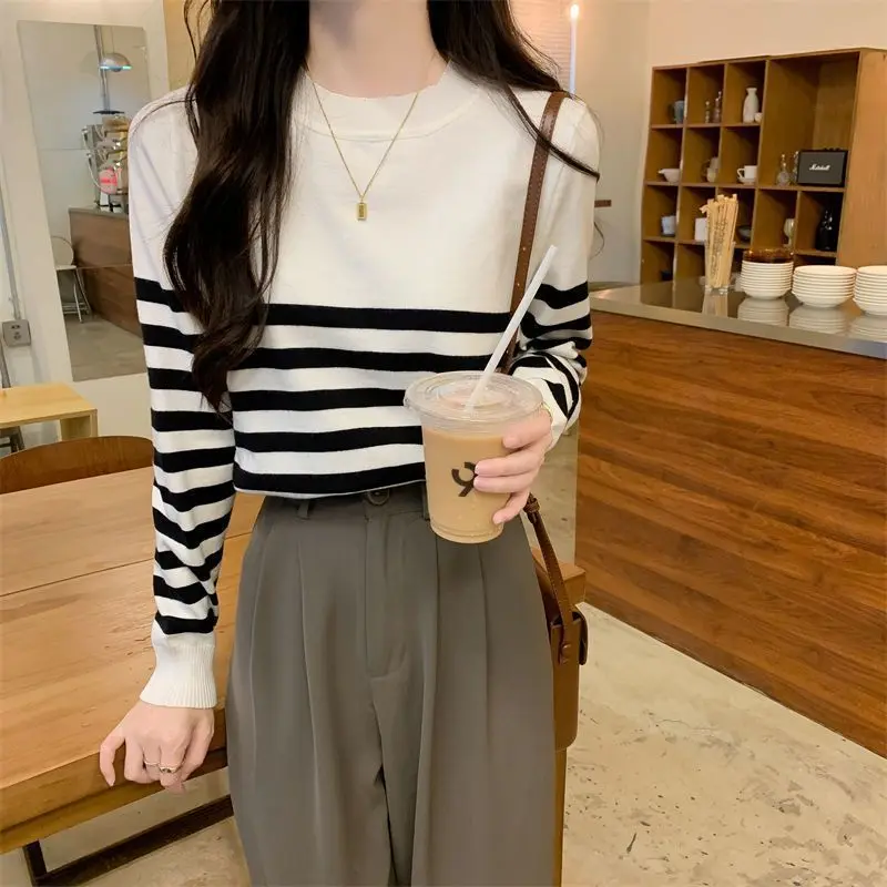 Odzież damska Koreański styl Luźne swetry w paski Jesień Casual All-match O-neck Swetry z długim rękawem Office Lady Vintage Tops