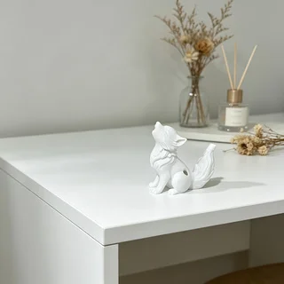 A Small and Cute Howling Wolf Statue, with A Hint of Wildness, Looks Lifelike, Suitable for Decorating Study/bookshelf Ornaments