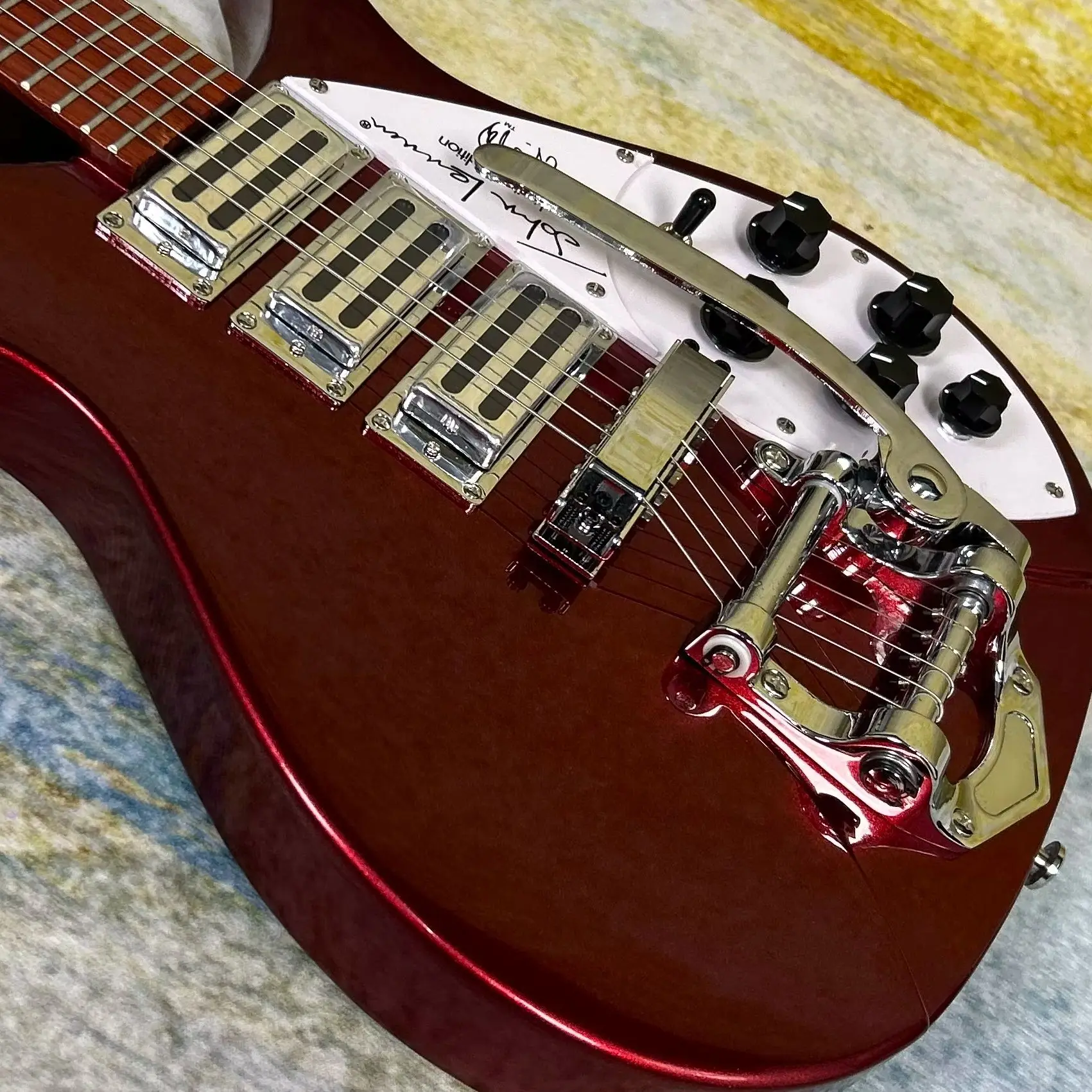Metallic Red 325 Model Electric Guitars 527 mm Scale Length Mahogany Body