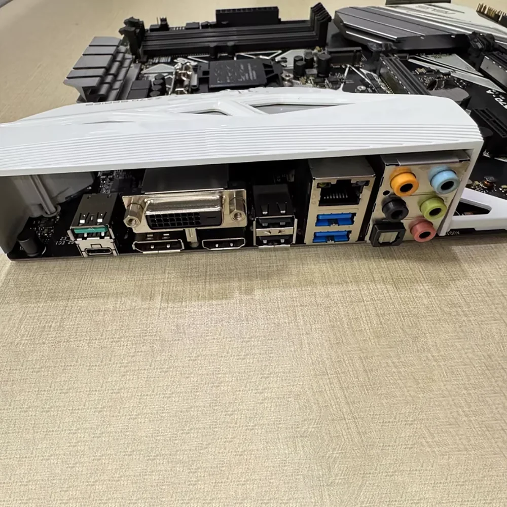 

Материнская плата Z370-A поддерживает процессоры 8-го и 9-го поколений.