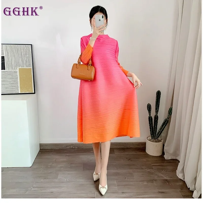 

GGHK Pleated 2024 Summer New Women Fashion Dress Round Neck Gradient Color Design Loose Large Size Female Casual Dresses