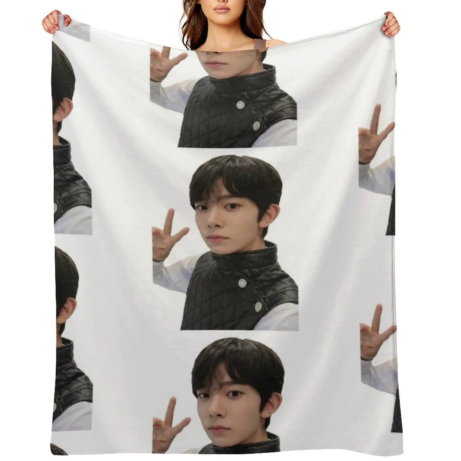 

Heeseung Selca I-LAND Throw Blanket Luxury Bed covers Warm Furrys Blankets