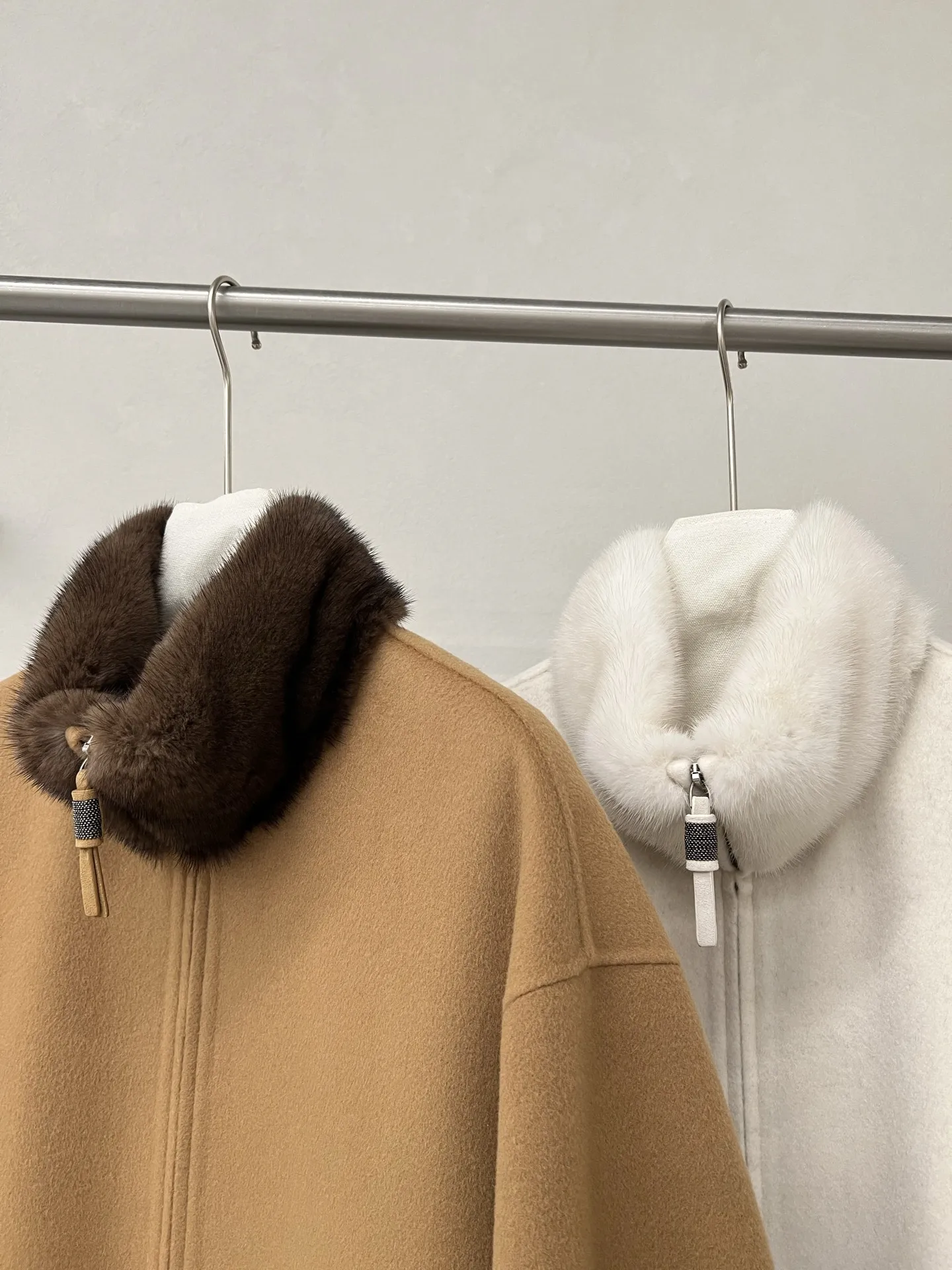 New Autumn/Winter High-Quality Fashionable Cashmere Coat For Women (Sizes M, L)  High-Count Blend Of 10% Cashmere And 90% Wool