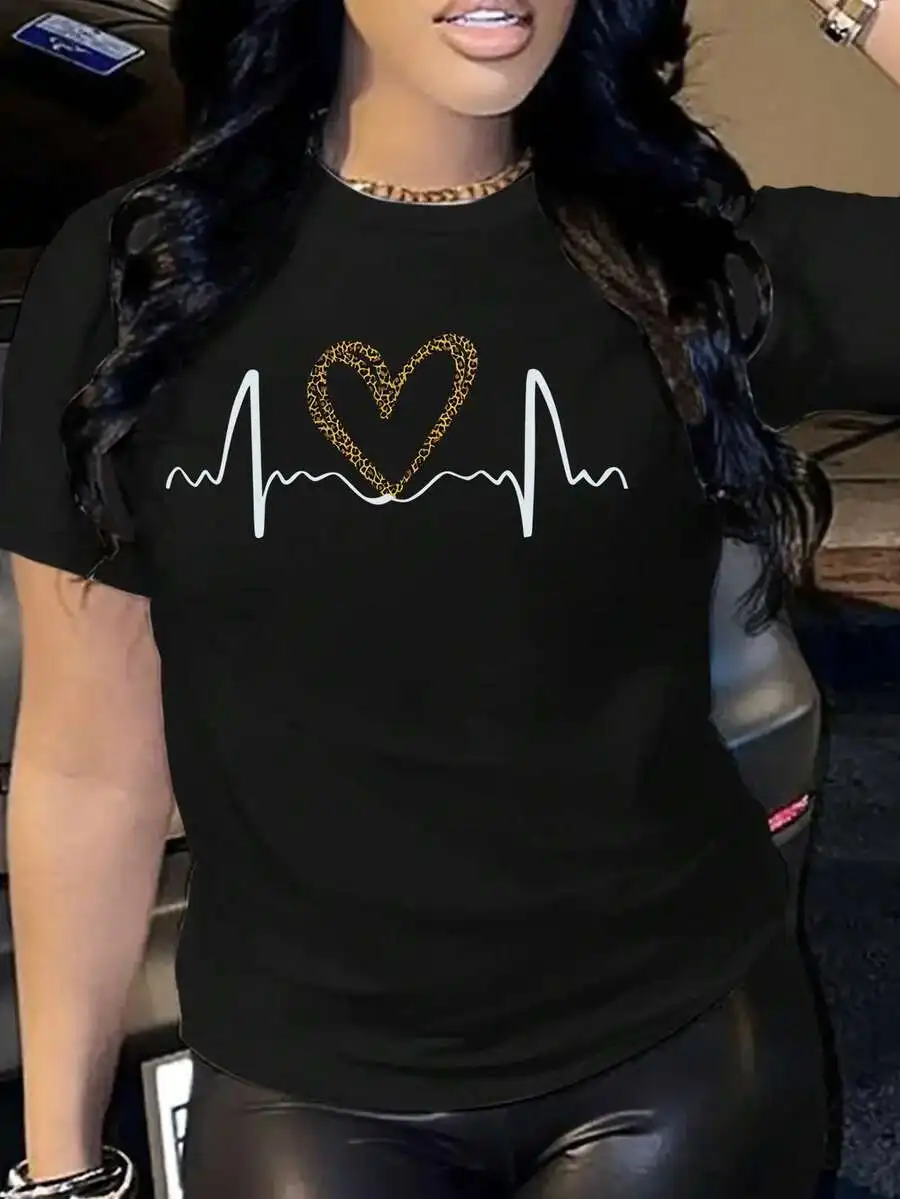 2026 Fashion New Heart Leopard Pattern Graphic Tee Women Round Neck Short Sleeve Summer Casual Daily Basic Top Tee