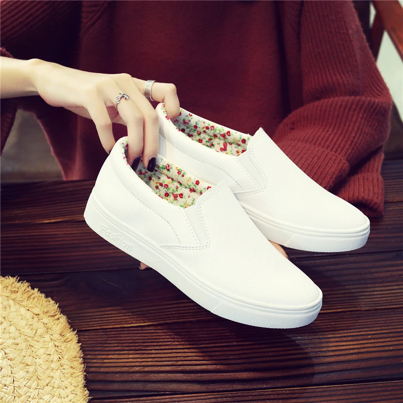 Leather Ladies White Flats Ballet Shoes Women Fashion Round Comfy Wide Toe Loafers Female Shoes Hospital Nurse Shoes