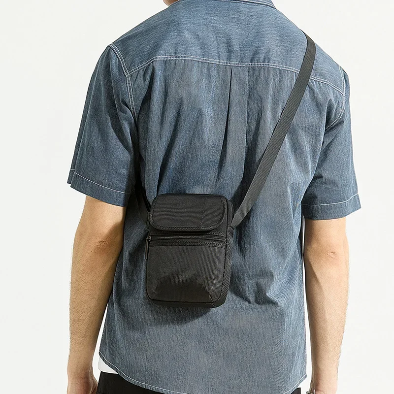 Bolso cruzado pequeño de hombro para hombre, bolso deportivo de lona 2025, pequeño bolso multifuncional para teléfono móvil, bolso de pecho impermeable para conducción al aire libre