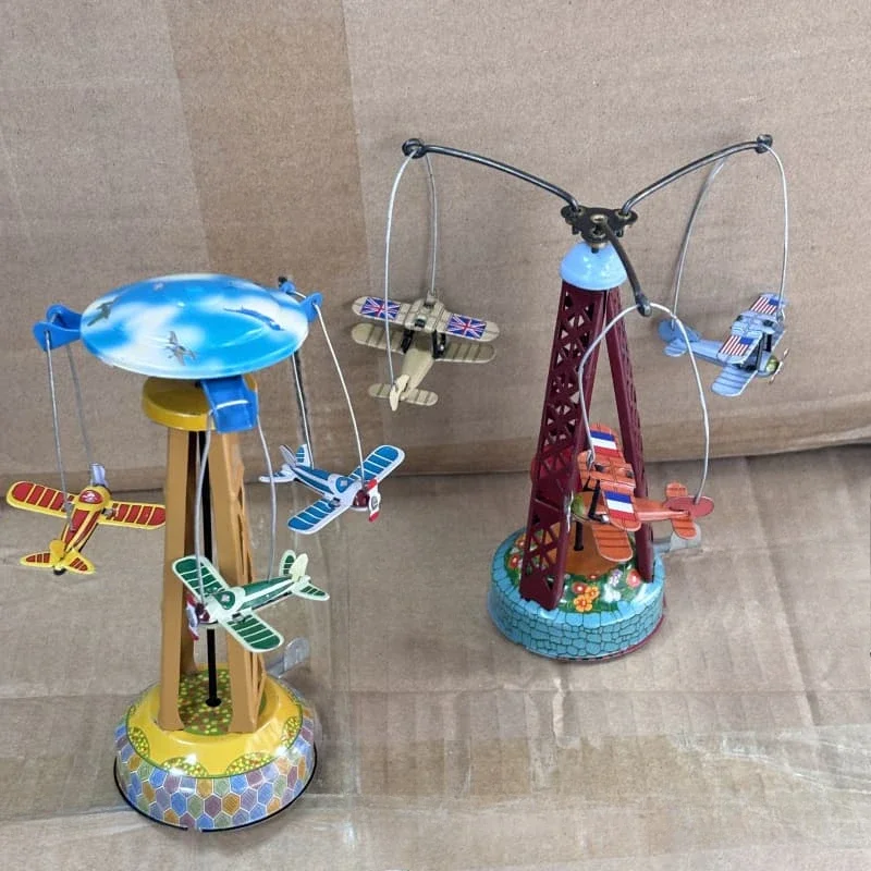 

[Funny] Adult Collection Retro Wind up toy Metal Tin Rotate the toys plane Mechanical toy Clockwork toy figures model kids gift