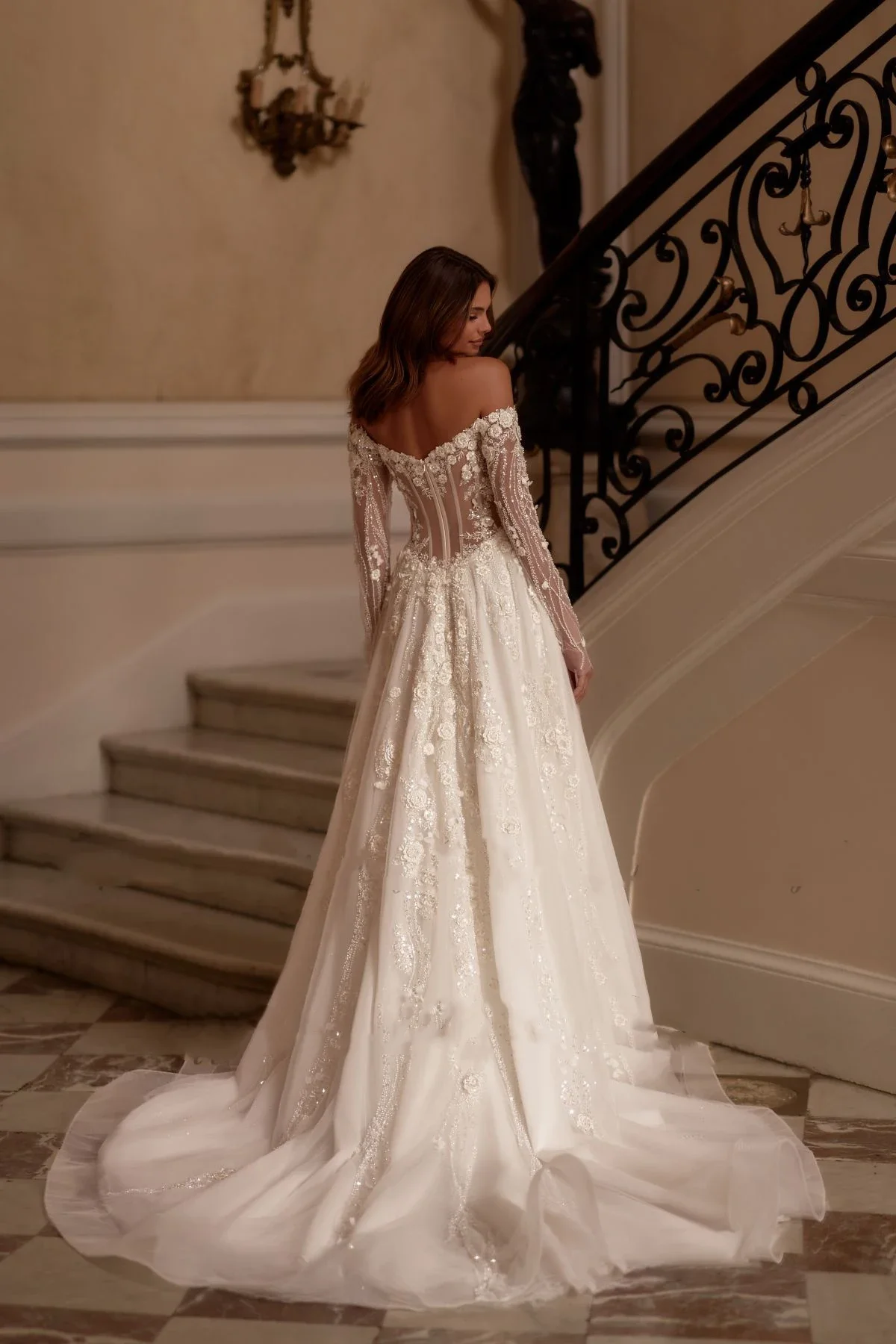 Flavinke Abiti da sposa eleganti a trapezio personalizzati per le donne Abiti da sposa con spalle scoperte e strascico di corte