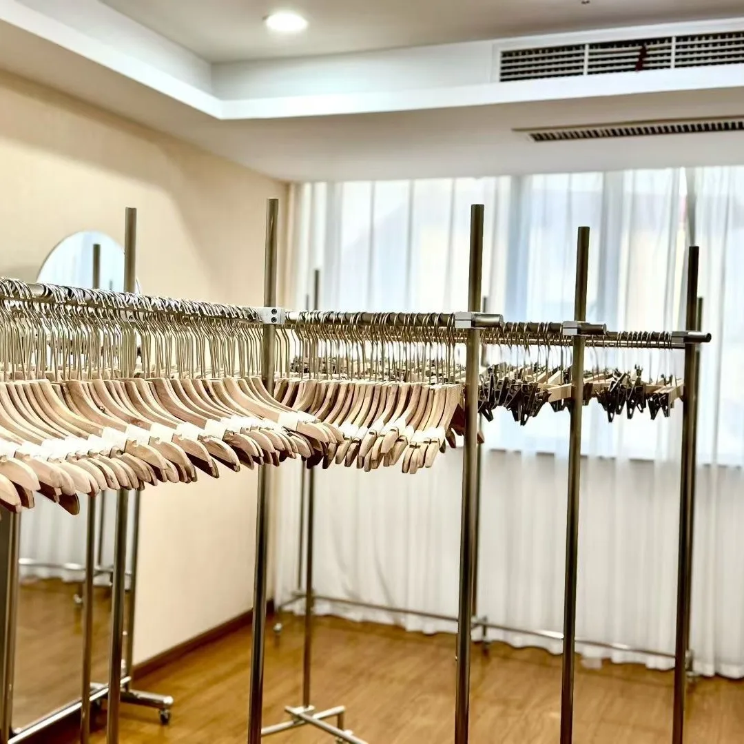Clothing store display rack stainless steel floor-to-ceiling with wheels display special women's clothing hanger adjustable