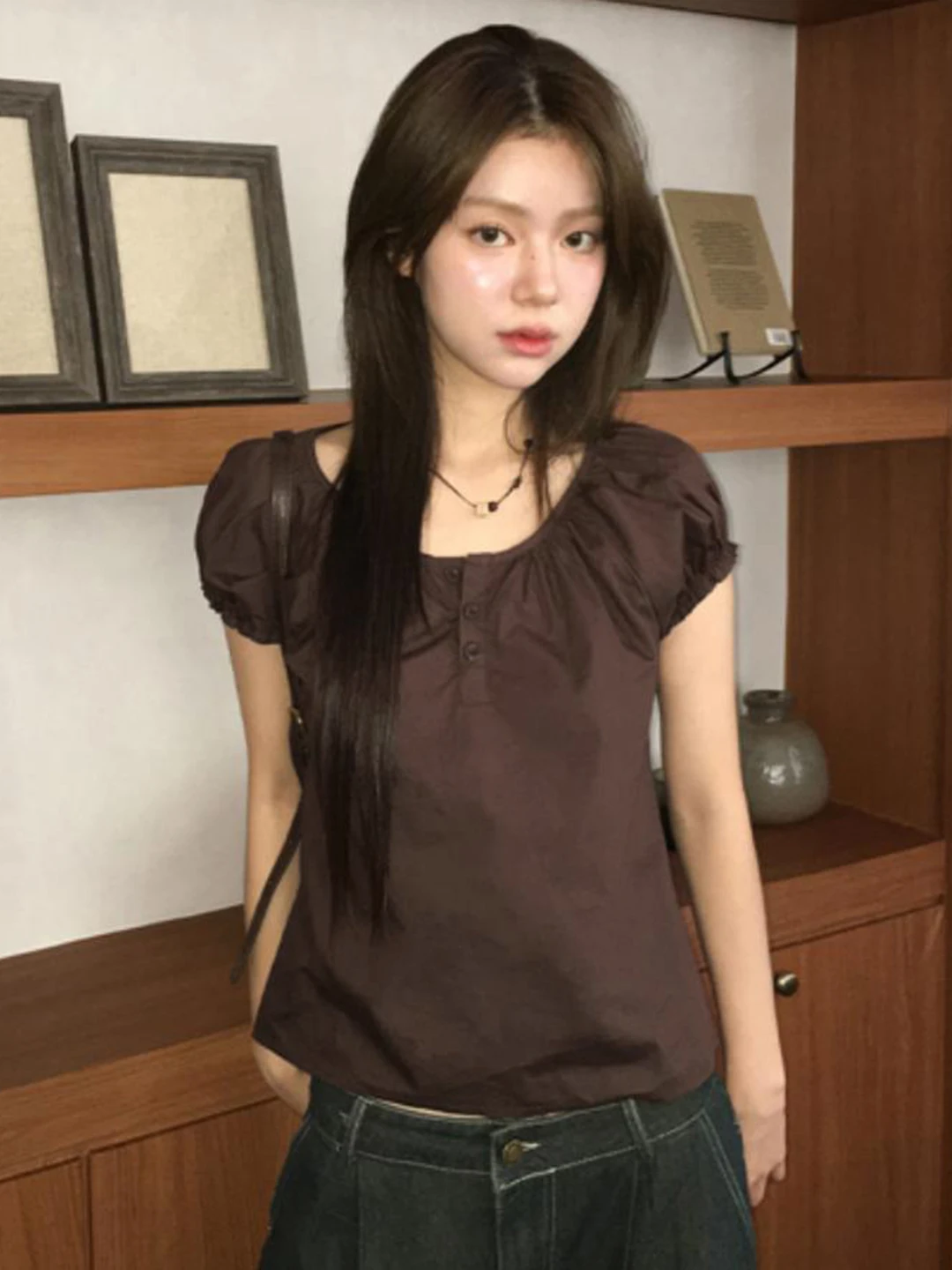 Romore 韓国風レトロ T シャツ バブルスリーブ プリーツ ラウンドネック ブラウン T シャツ ボタン カジュアル 多用途 トップス レディース ファッション