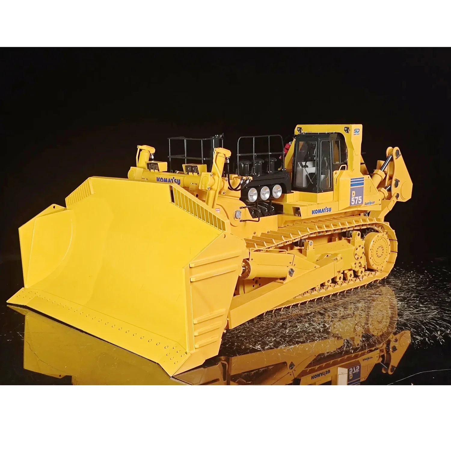 JDM 575 RC Bullzoder 1/14 Hydraulic RC Bulldozer Metal Heavy Engineering Machinery Model RTR with Light and Sound System Model