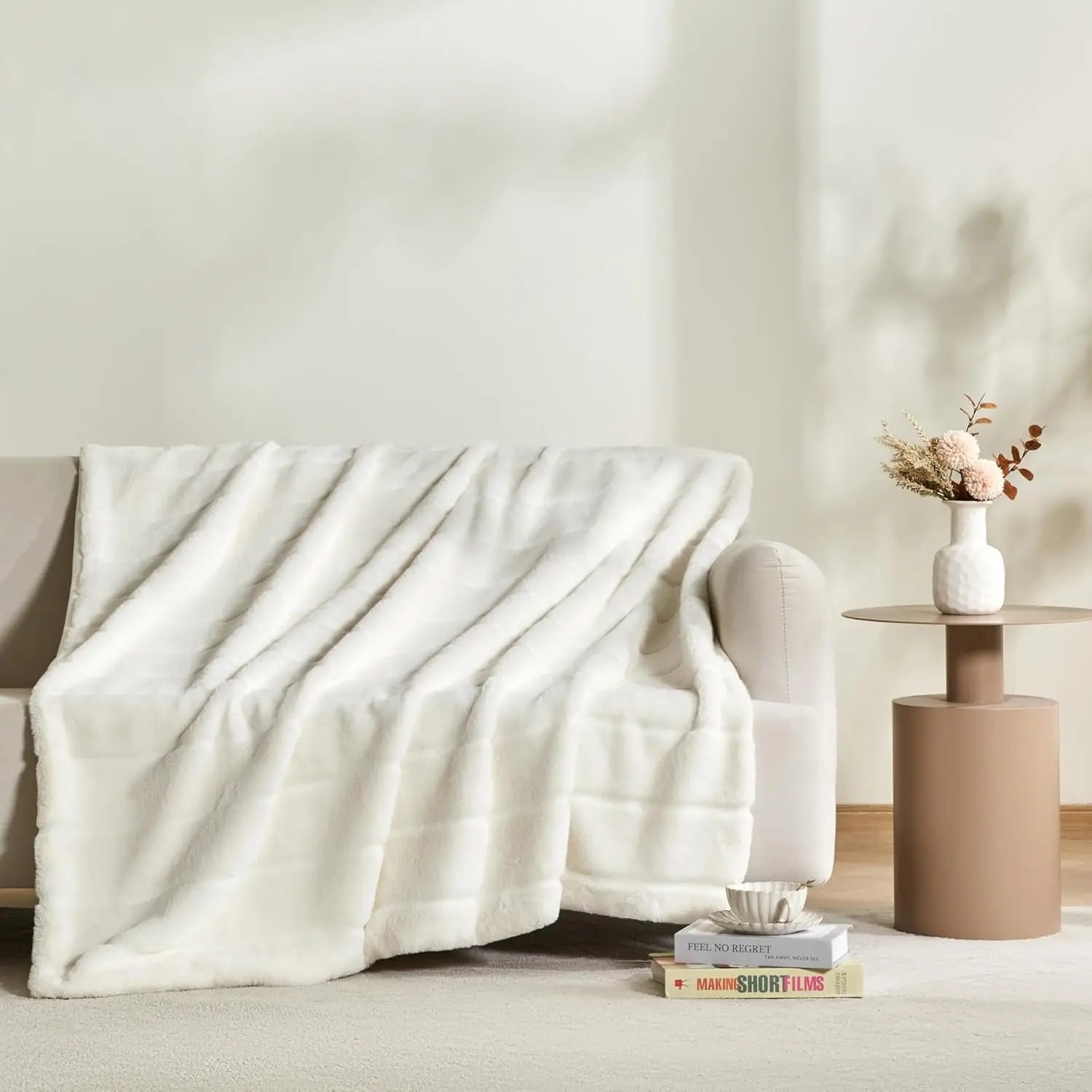 

Cream White Faux Rabbit Fur Throw Blanket, Micro Mink Dual-Sided Soft, Warm Fluffy for Couch Bed Sofa, Machine Washable, 90x90