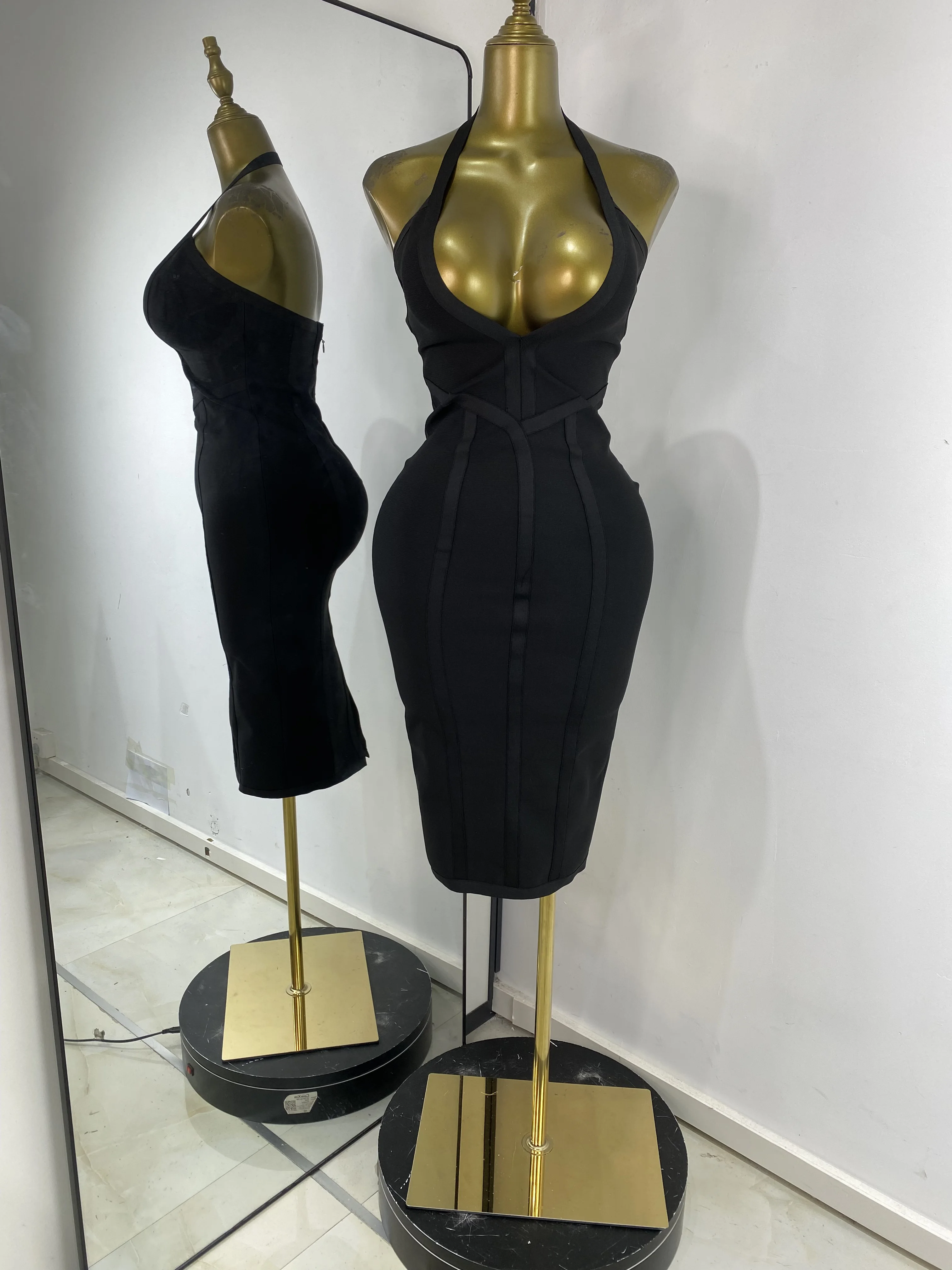 

Женское летнее черное бандажное платье с лямкой на шее и глубоким v-образным вырезом, открытой спиной, длиной до колена, эластичные уличные вечерние клубные платья, Прямая поставка